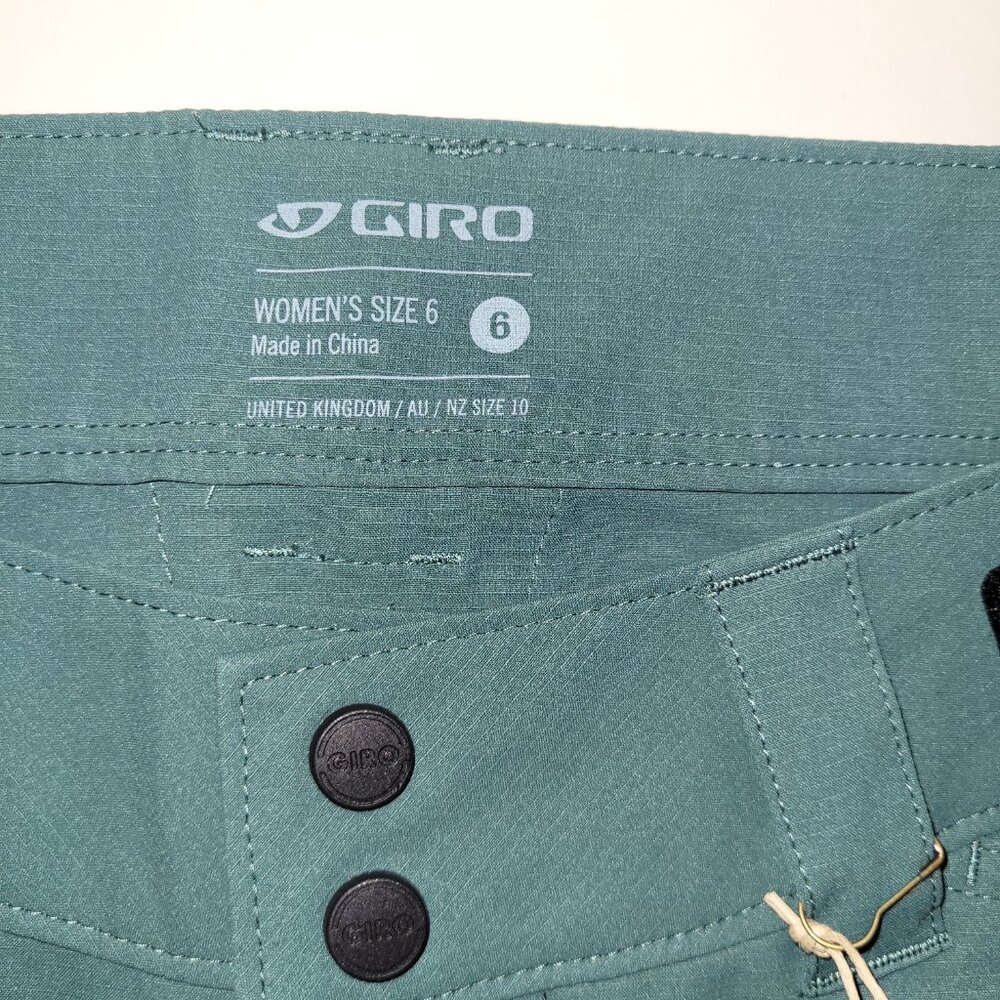 Giro Women's Arc Short Gray Green Size 6 Retail: $120.00 New with tags - Picture 4 of 7